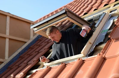 Pose de fenêtres de toit Velux à Lacajunte
